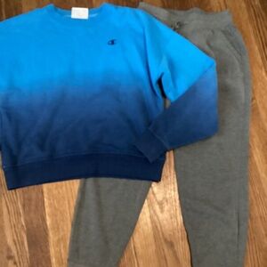 Champion. Lot of 2 size small